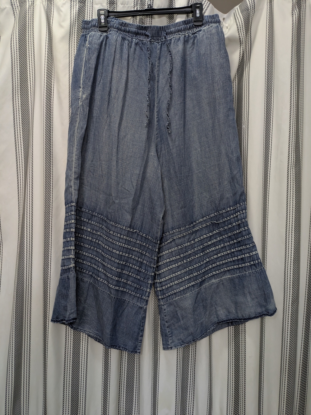 easel Light Blue Wide-Leg Chambray Jeans with Pintuck Detail